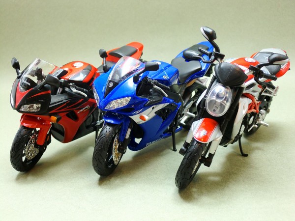 Maisto 1:12 Motorcycles Die-cast collection レビュー : 冷やし牛乳やってます。