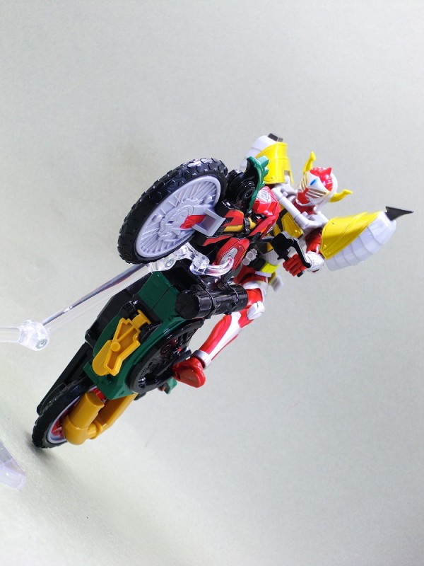 バンダイ ロックビークル02 ローズアタッカー レビュー : 冷やし牛乳