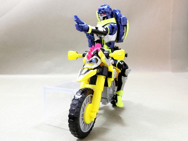 バンダイ LVUR07 仮面ライダーレーザー バイクゲーマー レビュー