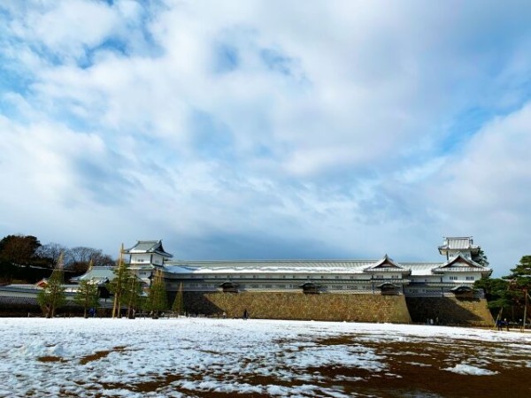 迫力満点の放鷹術 金沢城公園 で 城と庭のもてなし事業 冬のおもてなし 開催 2月21日 同時に 金沢城公園スタンプラリー も開催 2月21日 3月23日 金沢デイズ 石川県金沢市の地域情報サイト