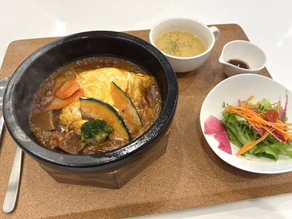 保古にオープンした洋食カフェ『TABERUKA Dish さじとつくん