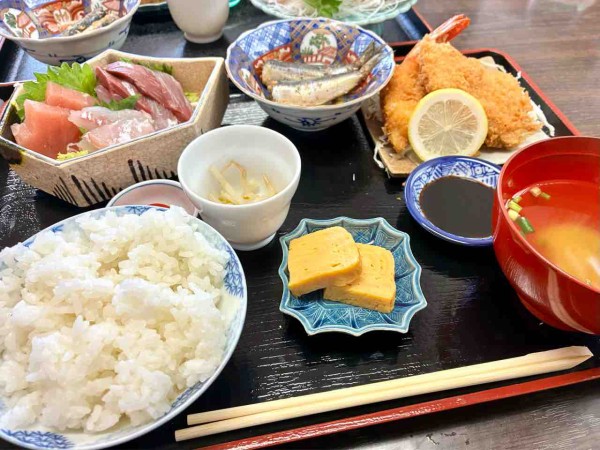 魚うおうお 石川県金沢市二口町にオープンした『魚定食 魚魚（うおうお