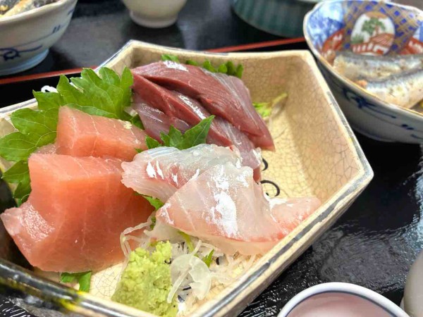 石川県金沢市二口町にオープンした『魚定食 魚魚（うおうお