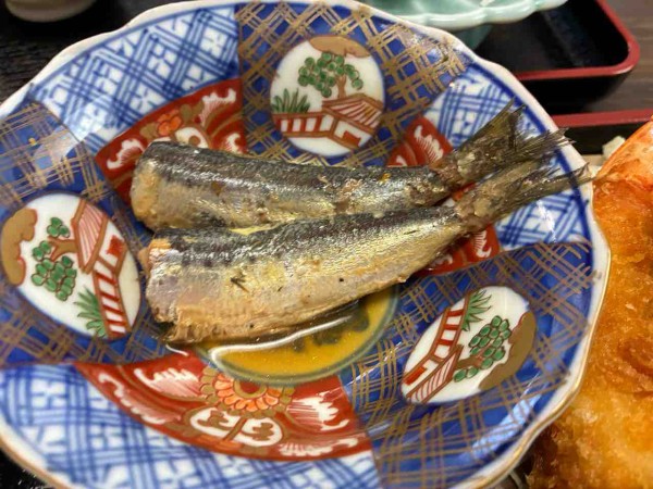 石川県金沢市二口町にオープンした『魚定食 魚魚（うおうお