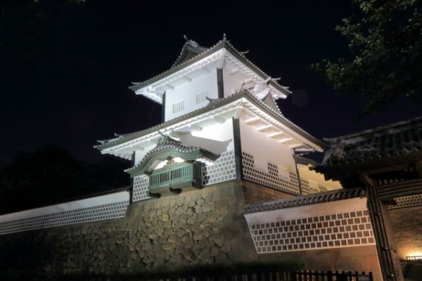 金沢城公園 兼六園が期間限定でライトアップ ミニライブの催しも 金沢城 兼六園四季物語 長月の段 開催 9月19日 21日 金沢デイズ 石川県金沢市の地域情報サイト