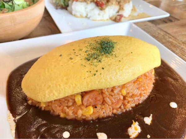 本町にオープンした Cafe Bar Pause Base ポーズバーズ でランチメニュー オムライスセット ガパオライスセット 食べてみた 金沢デイズ 石川県金沢市の地域情報サイト