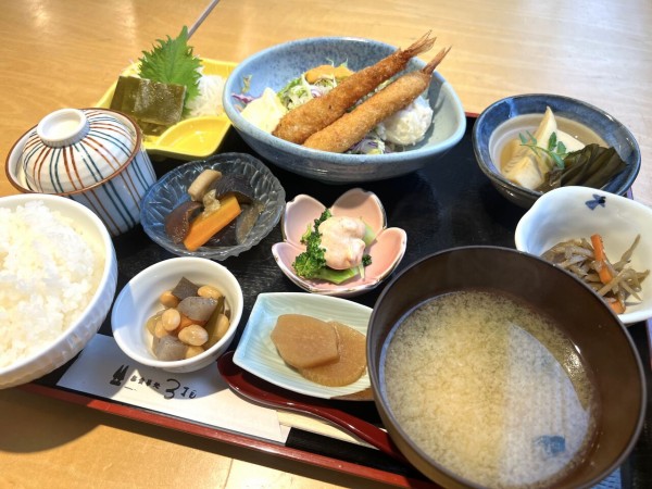 米泉町にオープンした『食3丁目』で『おまかせ定食』『和風ラーメン