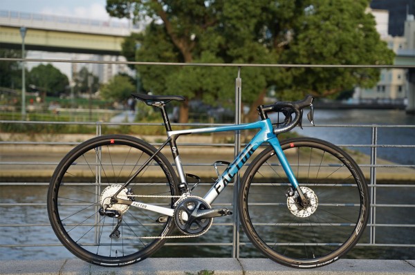 FACTOR O2 2nd GEN マイアミブルー カスタム納車 : K&M CYCLE BLOG