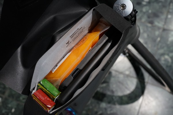 APIDURAのトップチューブバッグにボルトオンタイプが登場