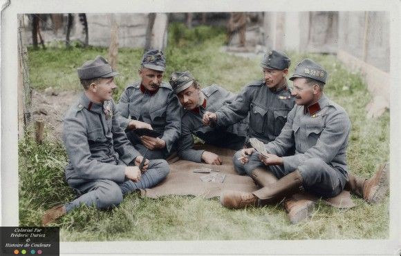 第一次世界大戦中のフランス軍兵士たちの日常をカラー化した歴史的写真