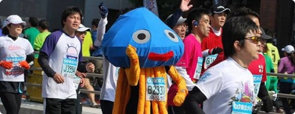 ゆるキャラきつキャラ勢ぞろい 東京マラソンのコスプレランナーは今年も凄かった カラパイア