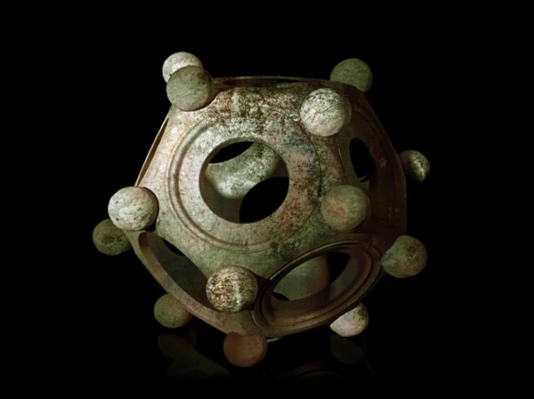 今だ起源も用途も不明、古代ローマの「中空十二面体」の謎 : カラパイア