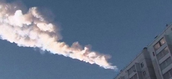 ロシアで隕石が落下、激しい閃光と爆発音で住民パニック 