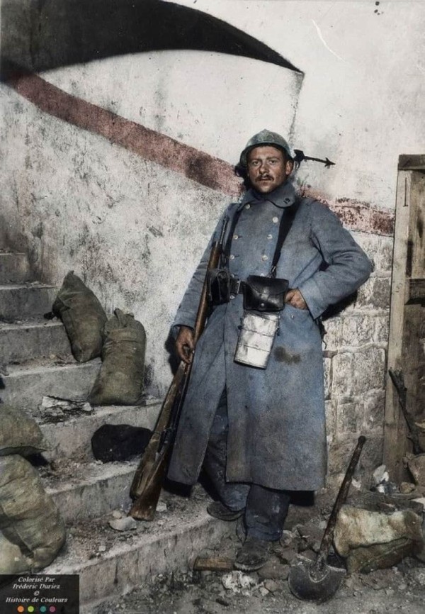 第一次世界大戦中のフランス軍兵士たちの日常をカラー化した歴史的写真 