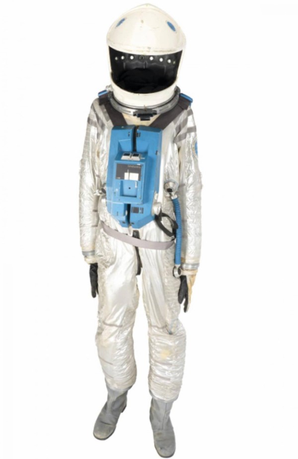 映画「2001年宇宙の旅」で使用された宇宙服がオークションに : カラパイア