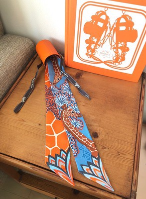 Hermes 2020 AWのツイリー 三美神 : 肉食系ベジタリアンのつぶやき