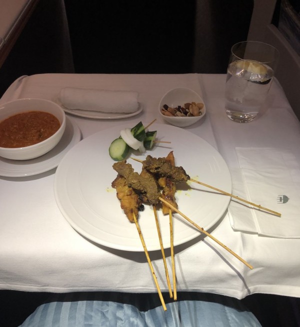 マレーシア航空 ファーストクラスに乗ってきました by 夫 : 肉食