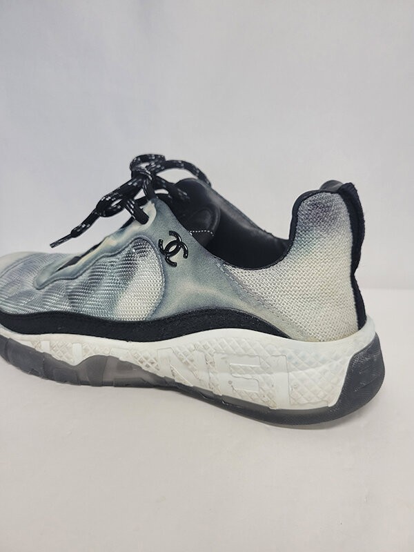 シャネルスニーカー色移り色流れ : 染み抜き,染色,特殊加工LAST HOPE