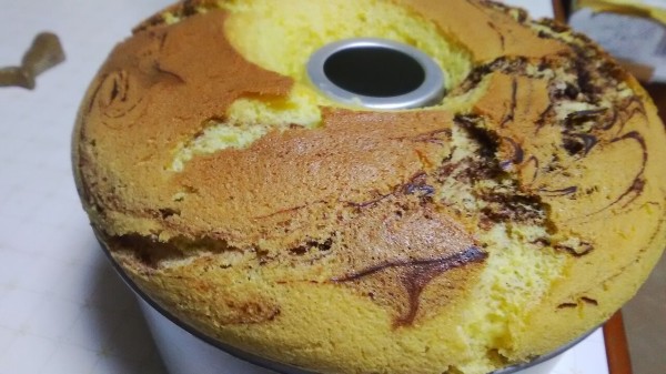 マンゴー生地のチョコマーブルシフォンケーキ みいこの部屋