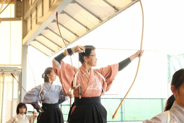 実は ゆうゆうセンター屋上に弓道場がある シュパッとかっこいい弓道の様子を観に行ってきた 交野タイムズ