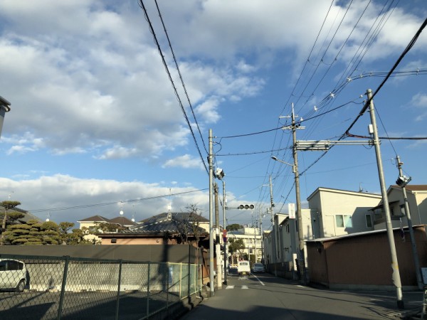 交野戎で笹もって来い 住吉神社にあのでっかいえべっさんフェイスが登場 双子説とかも出そうな道沿いの大看板も注目 交野タイムズ