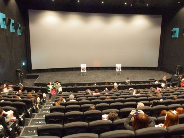 Tohoシネマズくずはモールに俳優 山田孝之さん達がやってきた 5 16公開 映画 闇金 ウシジマくん Part2 舞台挨拶に行ってきた 交野タイムズ