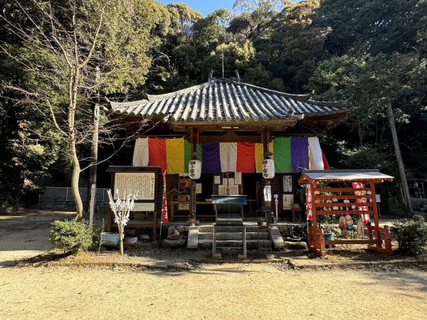 獅子窟寺、お大師さまの石仏の顔を探そう！去年の11月豪雨で流され