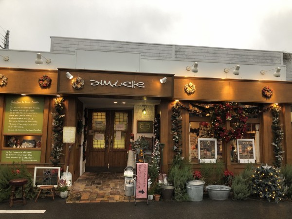 交野市幾野 ツジトミ前のアミエルのクリスマスケーキがいい感じ そして現在繁忙期で店内カフェはお休み中 交野タイムズ