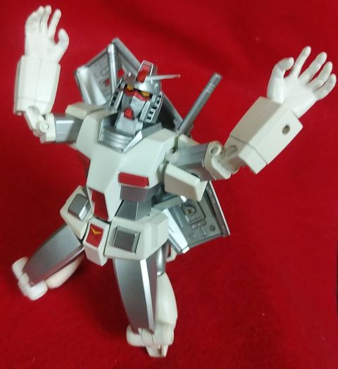激安スーパーの“売上対決” 可動戦士ガンダム(ロールアウトカラー) : KATSUのblog ロボット