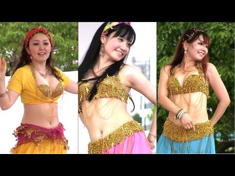 動画 ベリーダンス 美人が金のビキニでダンス シャツを脱いで再登場でドキッ 神戸 Kobe Love Port みなとまつり 可愛いが最強