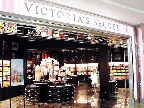 女の園 女性下着店の男性店員だけど なんか質問ある ヴィクトリアズ シークレット Ask Me Anything 海外版 なんか質問ある