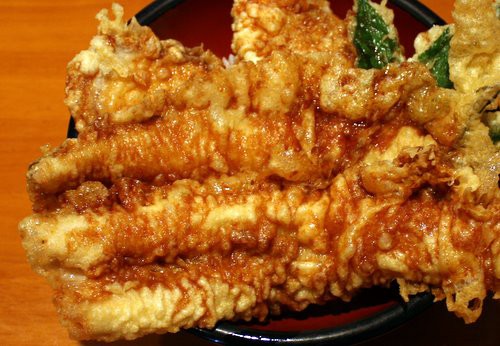 みなもと 河岸の市店 清水 丼から溢れ出るアナゴ天丼800円 ワンコイン的食べ歩き生活