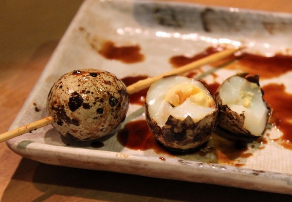 鳥善 名物 殻ごと食べるうずら卵串 豊橋市 ワンコイン的食べ歩き生活