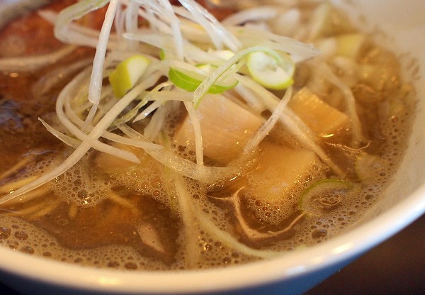 濃厚煮干ラーメンの王道フォロワー。宇都宮・煮干中華そば のじじ