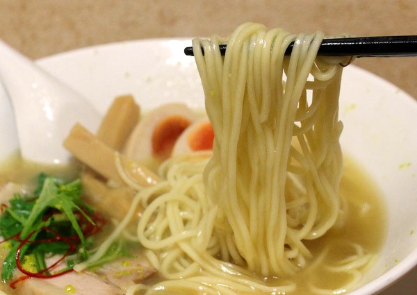 冬到来を告げる 濃厚ゆず塩らーめん 麺処ぼたん 栃木店 ワンコイン的食べ歩き生活