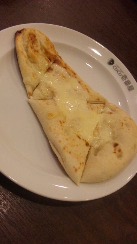 チーズナン カレーハウスcoco壱番屋 Glowing Bread Life