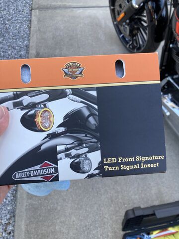 Signature LEDフロントターンシグナルインサート Signature LED