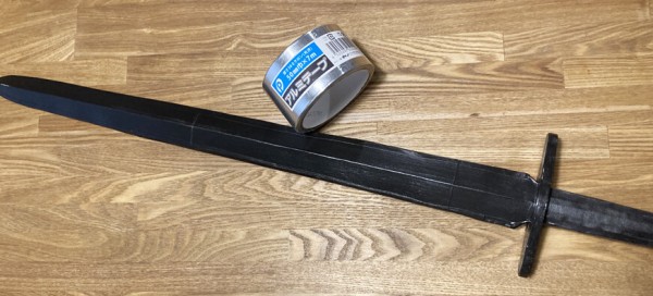 早すぎる夏休みの自由研究が完成 ダンボール剣制作 完結編 漫画 新ちびといつまでも 育児と 暮らしと 乳がんと Powered By ライブドアブログ