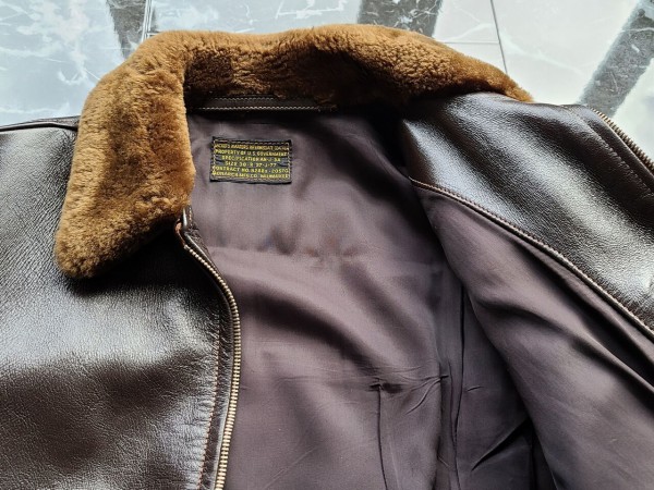 カッコ良いAN-J-3Aは、ヤギ革ではなく馬革で出来ています