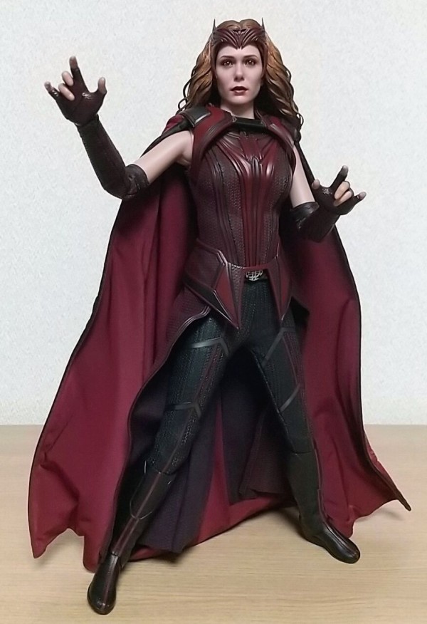 WandaVision スカーレット・ウィッチ 1/6フィギュア　ホットトイズ Amazon.com: Hot Toys The Scarlet Witch - Wanda Vision