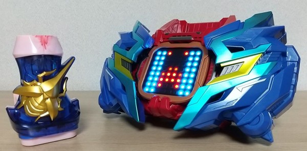 仮面ライダーリバイス】変身ベルト DXベイルドライバー＆デ