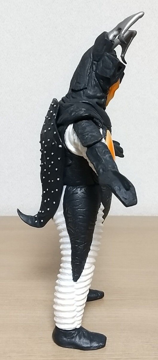 頭部にリレー発光機能を搭載】大怪獣シリーズ ゼットン 発光