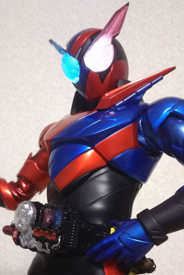 LEDで両目が発光☆】RAH GENESIS 仮面ライダービルド ラビットタンク