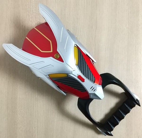 仮面ライダー龍騎CSM Vバックル&ドラグバイザー 仮面ライダー龍騎、変身ベルトVバックルとドラグバイザーが大人