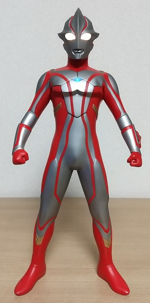 人気の贈り物が Character Classics ウルトラマンメビウス 完成品フィギュア 特撮