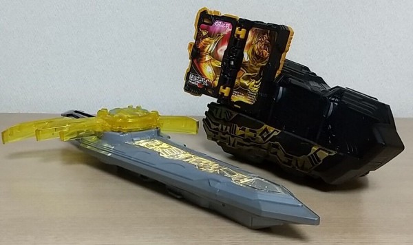 仮面ライダーセイバー】DX火炎剣烈火 サウンドアップデート