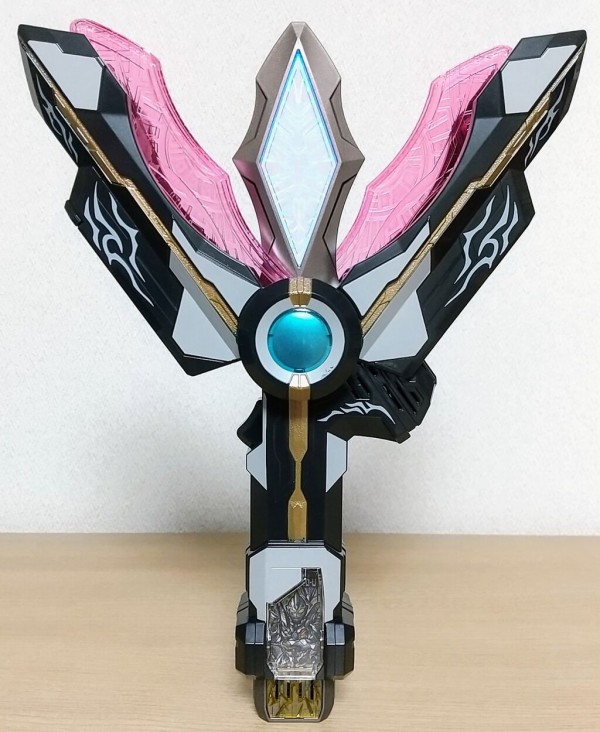 イグニスの台詞を収録したトリガーダークキー付き】ウルトラマン
