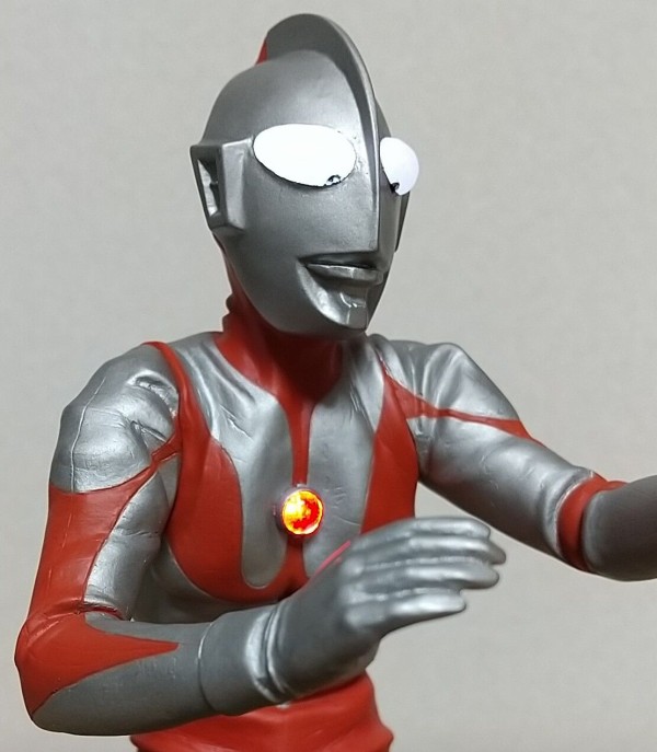 ファイティングポーズに発光ギミックが追加】大怪獣シリーズ