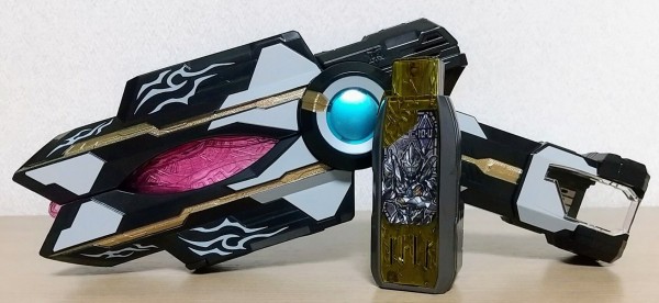 イグニスの台詞を収録したトリガーダークキー付き】ウルトラマン