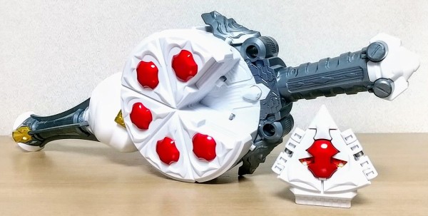 仮面ライダーガヴ】DXガヴホイッピア＆ケーキングゴチゾウ、DX